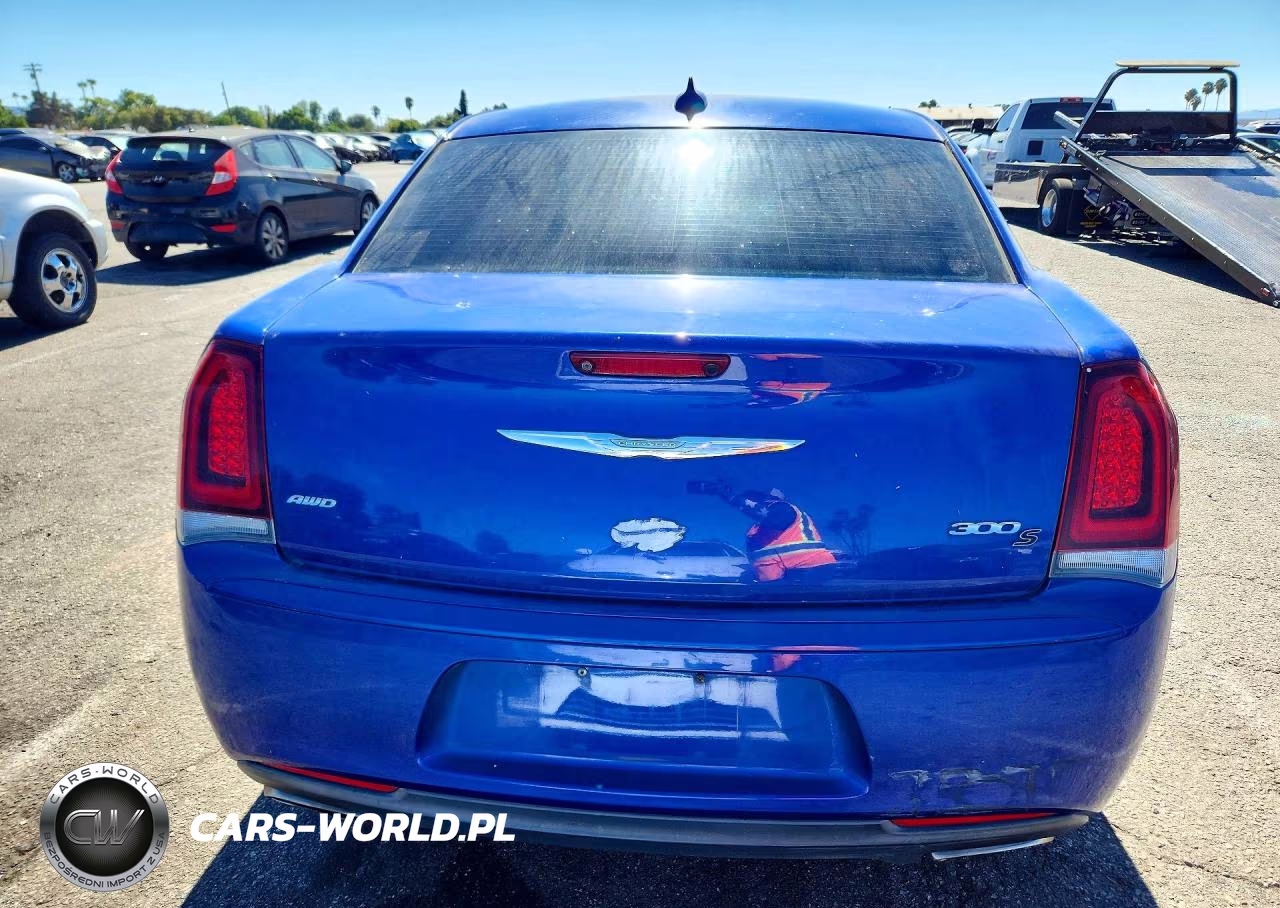 2019 Chrysler 300 S VIN:2C3CCAGGXKH536826 - 6