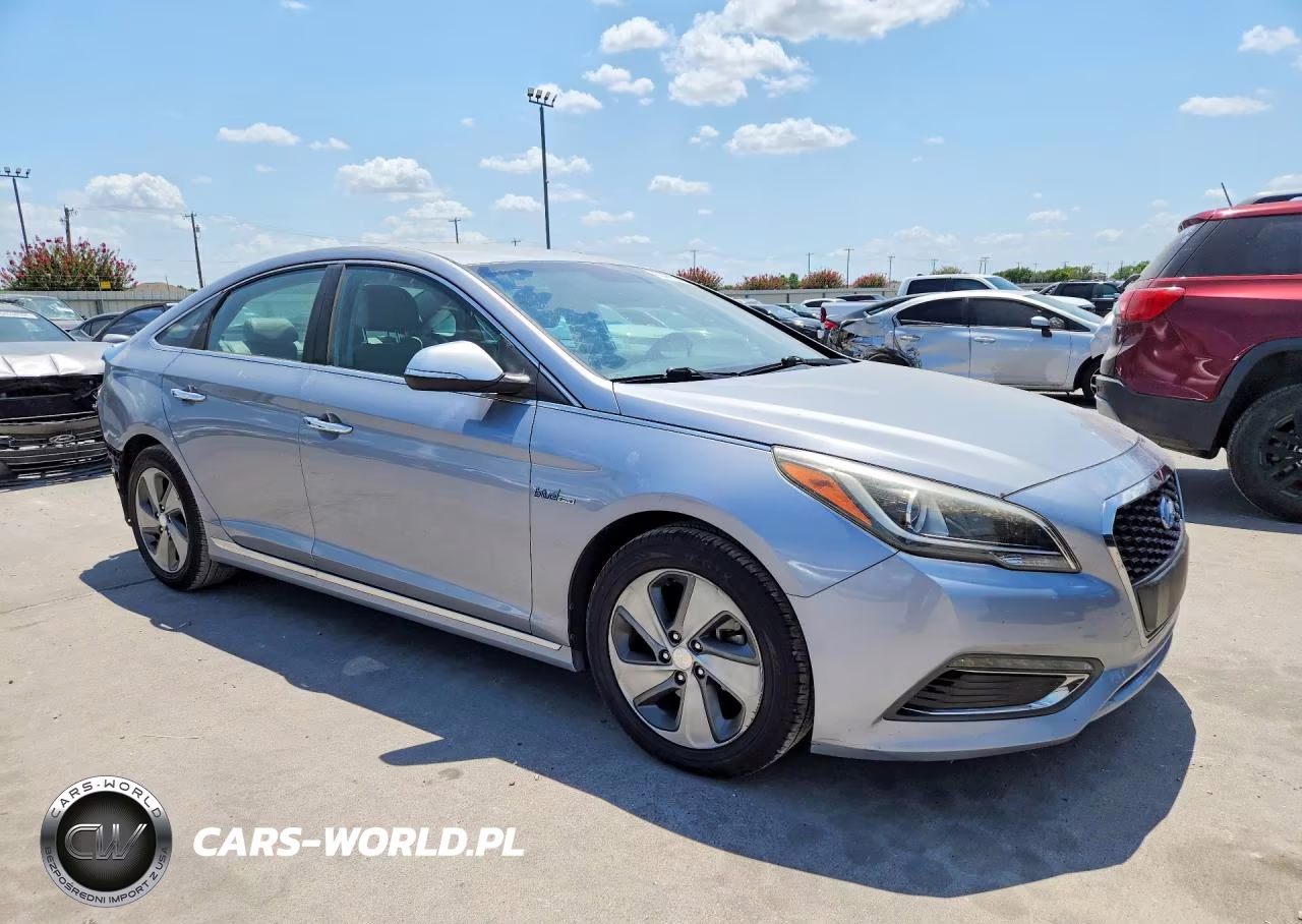 2017 Hyundai Sonata Hybrid Limited VIN:KMHE34L10HA050648 - 4