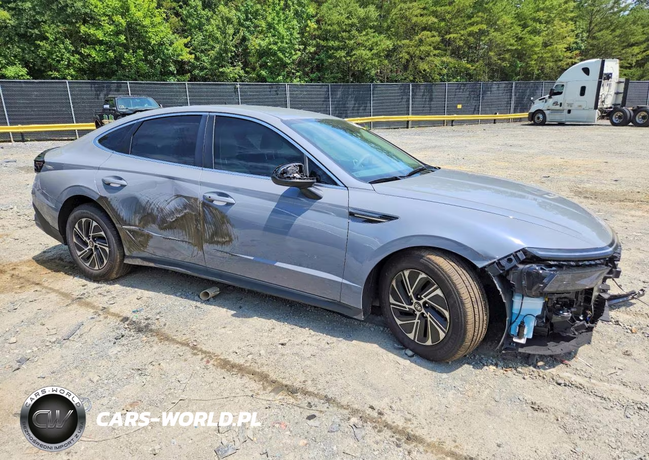2026 Hyundai Sonata Hybrid Blue VIN:KMHL24JJ0TA157236 - 4
