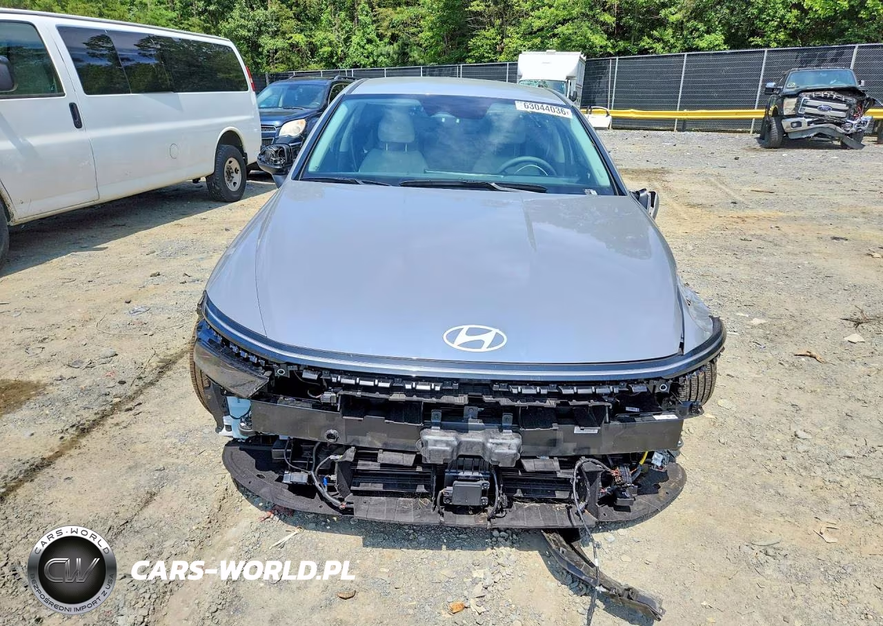 2026 Hyundai Sonata Hybrid Blue VIN:KMHL24JJ0TA157236 - 5