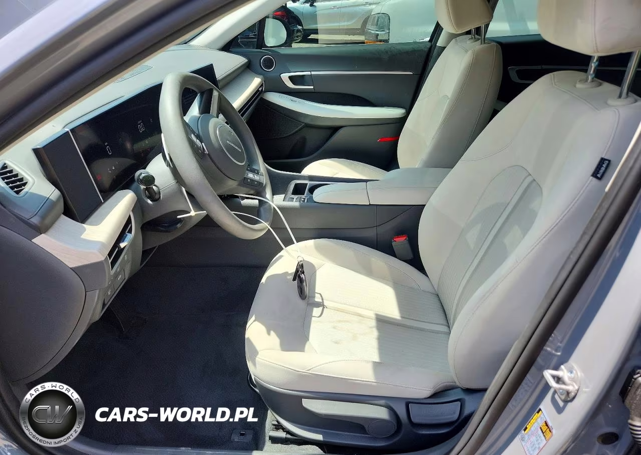 2026 Hyundai Sonata Hybrid Blue VIN:KMHL24JJ0TA157236 - 7