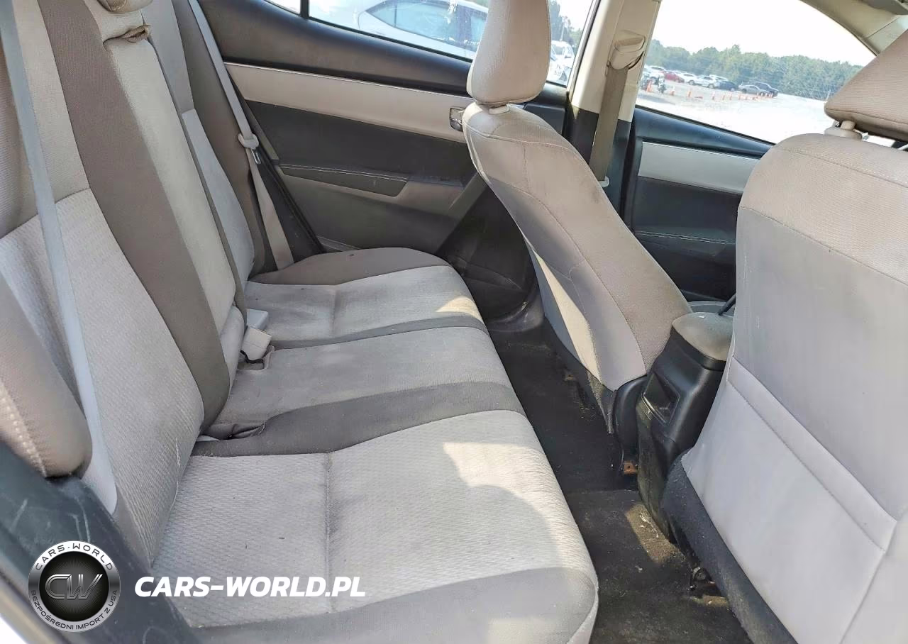 2018 Toyota Corolla Le VIN:5YFBURHE4JP782893 - 10