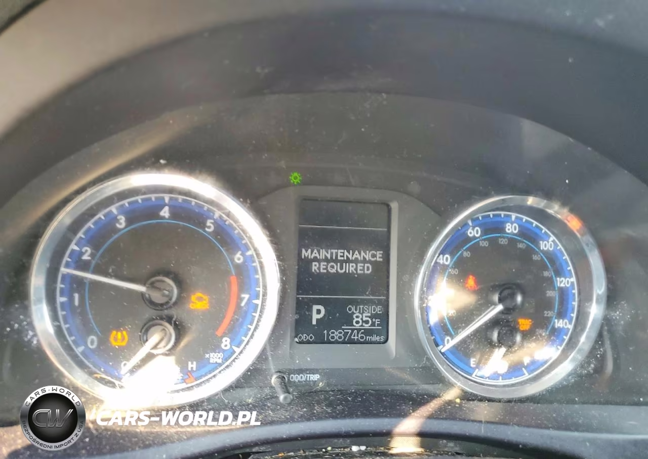 2018 Toyota Corolla Le VIN:5YFBURHE4JP782893 - 9
