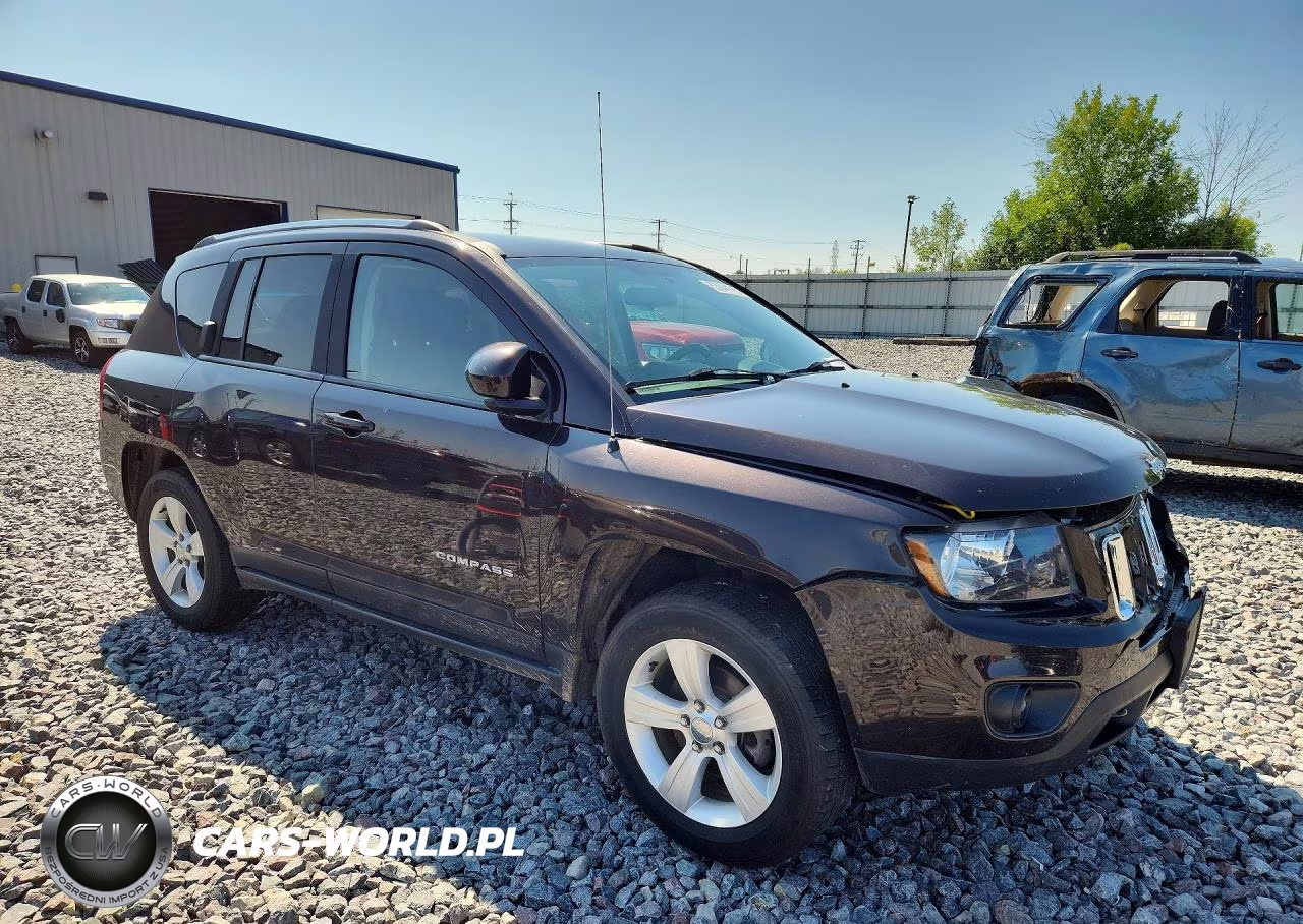 2014 Jeep Compass Latitude VIN:1C4NJDEB8ED707030 - 4