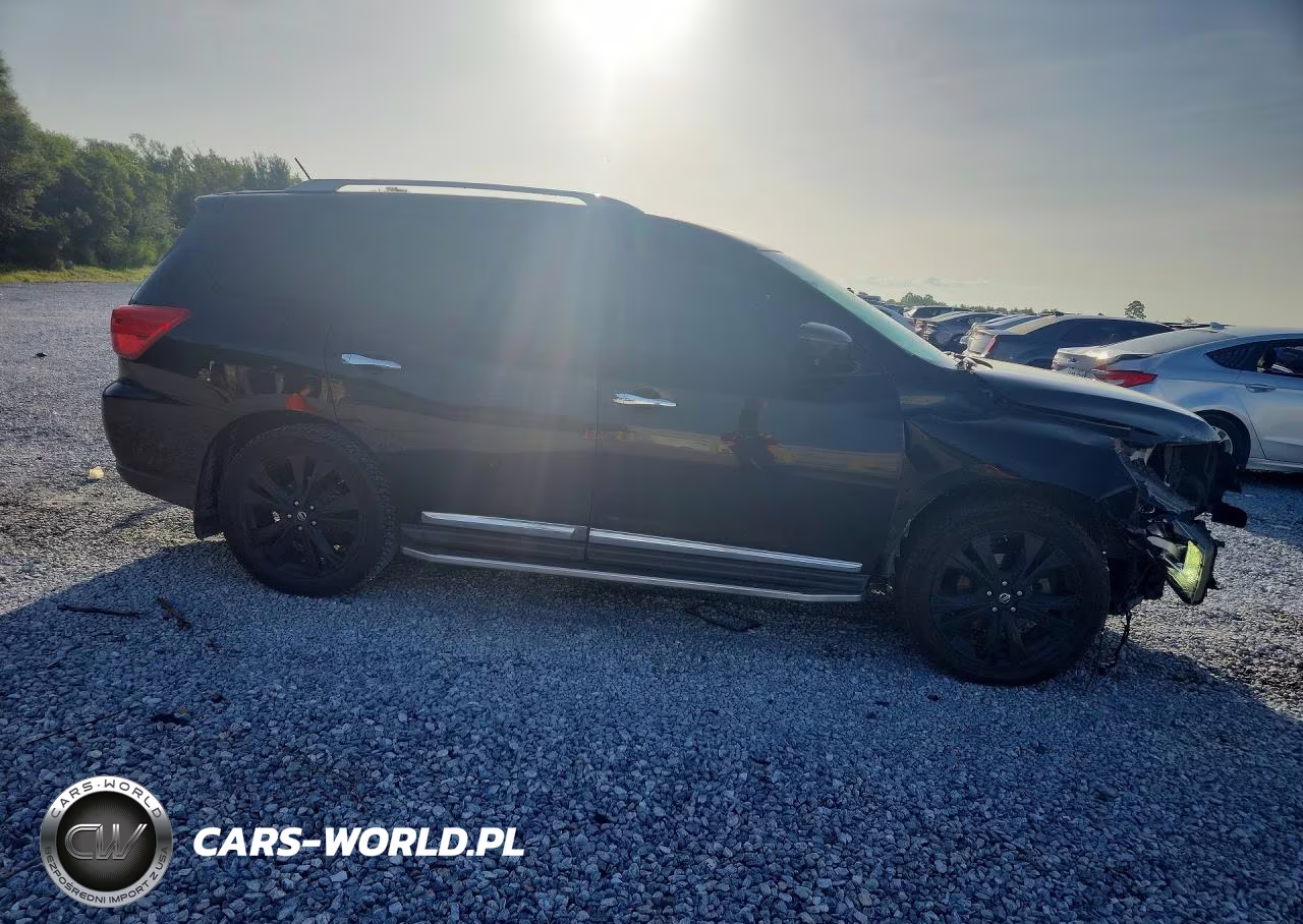 2017 Nissan Pathfinder Platinum VIN:5N1DR2MM9HC672015 - 4