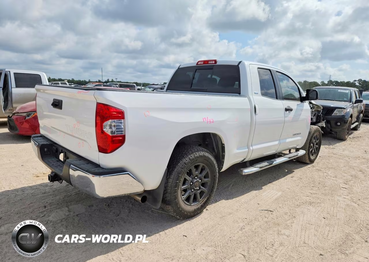 2017 Toyota Tundra Sr5 VIN:5TFRM5F13HX113596 - 3
