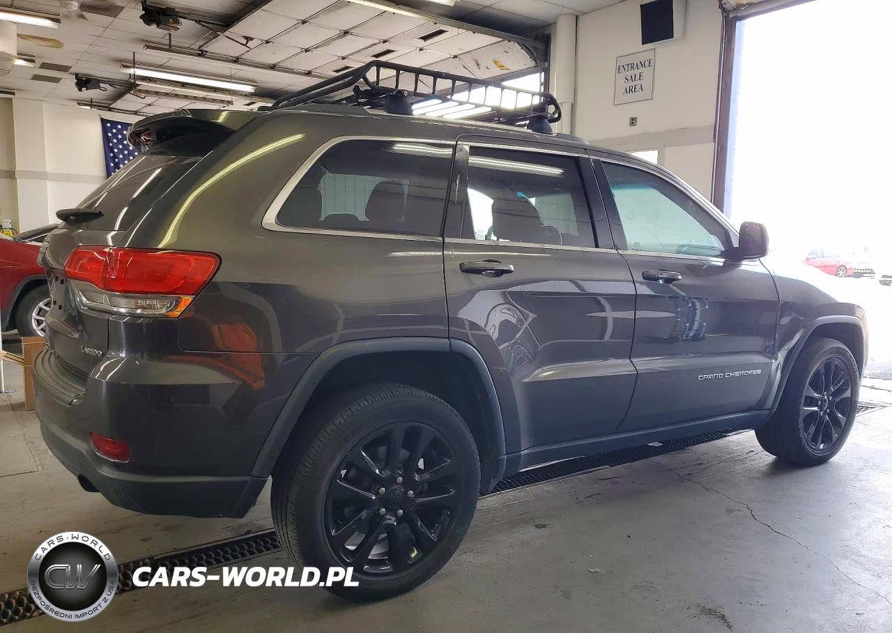 2015 Jeep Grand Cherokee Laredo VIN:1C4RJFAG3FC159296 - 3