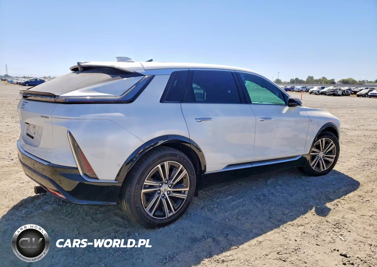 2024 Cadillac Lyriq Luxury VIN:1GYKPPRK4RZ117469 - 3