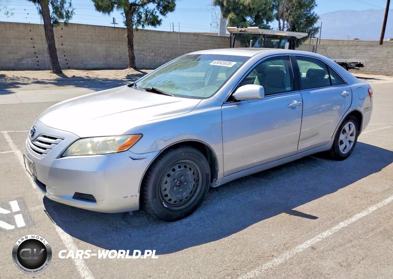 2009 Toyota Camry Le – zdjęcie 1 z 12