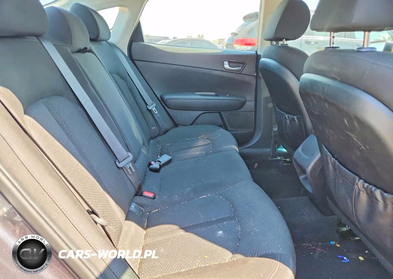2017 Kia Optima Lx VIN:5XXGT4L31HG125117 - 10
