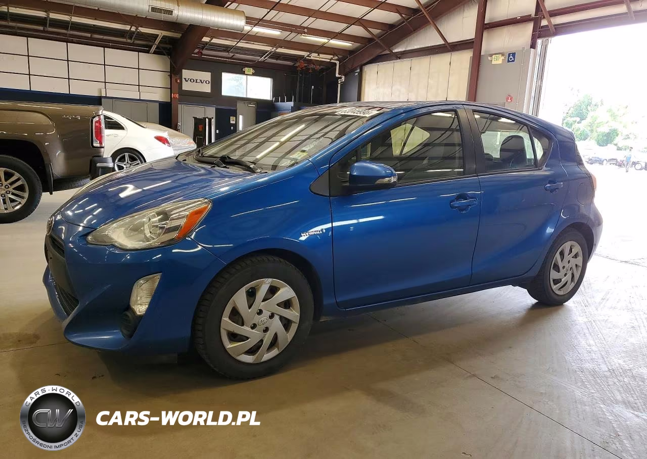2015 Toyota Prius C One