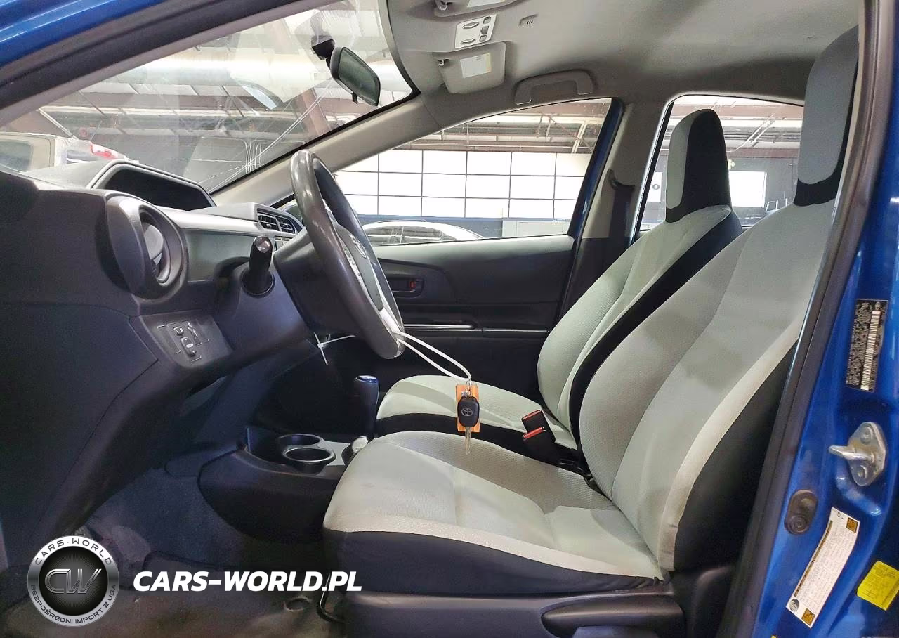 2015 Toyota Prius C One VIN:JTDKDTB34F1579860 - 7