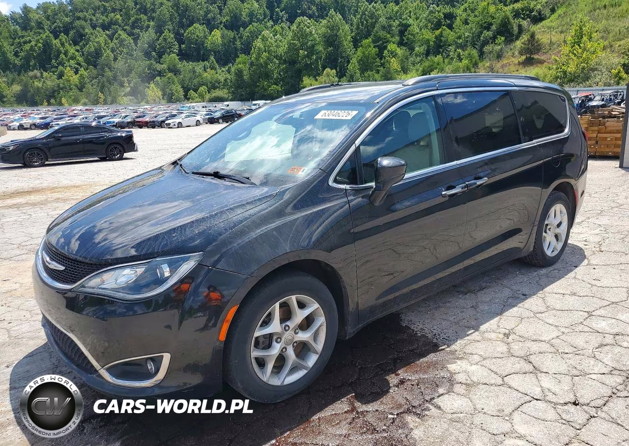 2018 Chrysler Pacifica Touring Plus