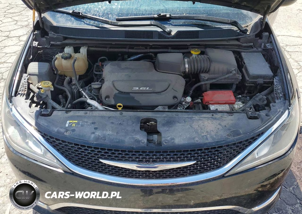 2018 Chrysler Pacifica Touring Plus VIN:2C4RC1FG0JR157401 - 12