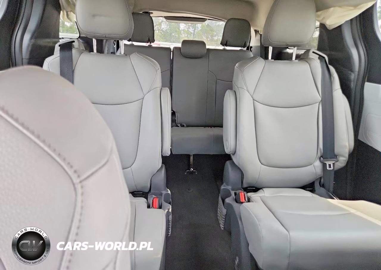 2026 Toyota Sienna Xle 7-Passenger VIN:5TDYRKEC7TS329349 - 10