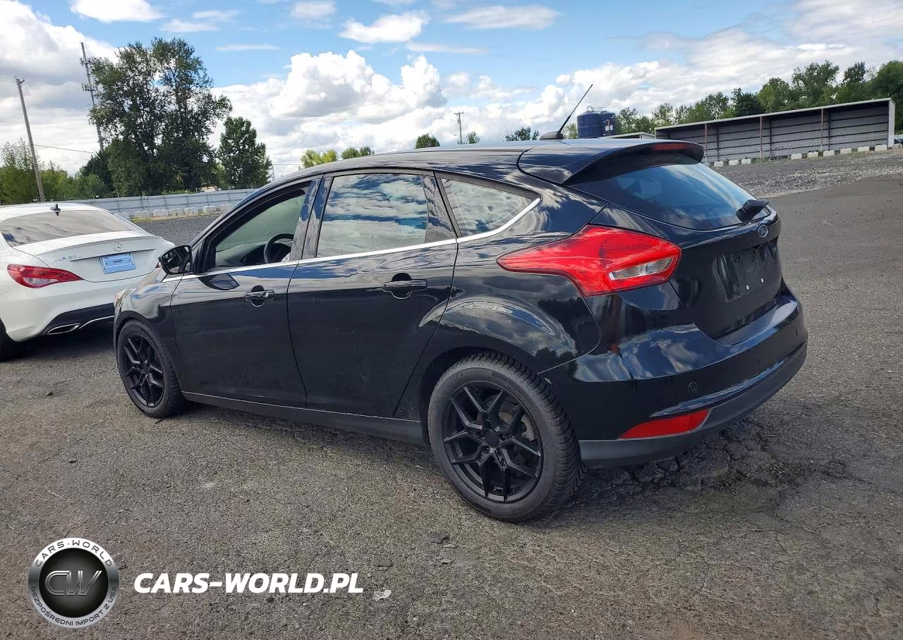 2018 Ford Focus Titanium VIN:1FADP3N24JL217873 - 2