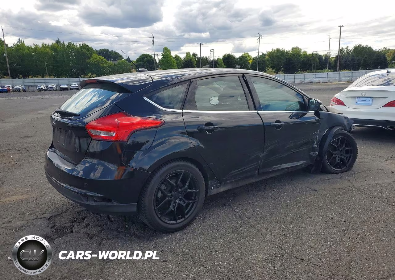 2018 Ford Focus Titanium VIN:1FADP3N24JL217873 - 3