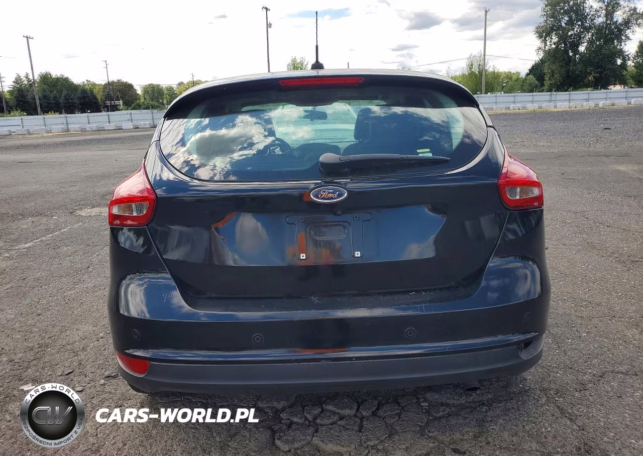 2018 Ford Focus Titanium VIN:1FADP3N24JL217873 - 6