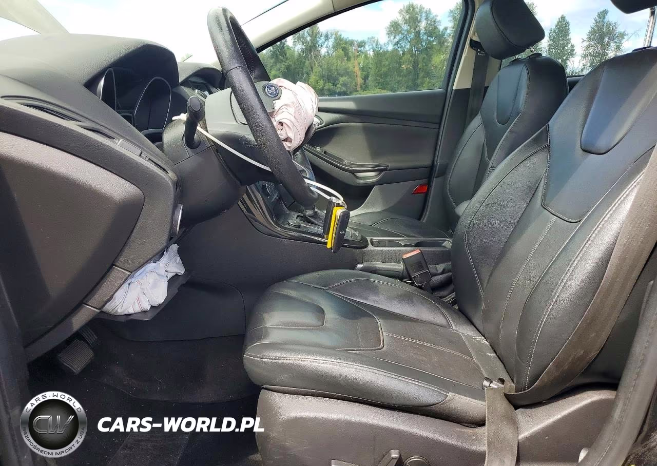 2018 Ford Focus Titanium VIN:1FADP3N24JL217873 - 7