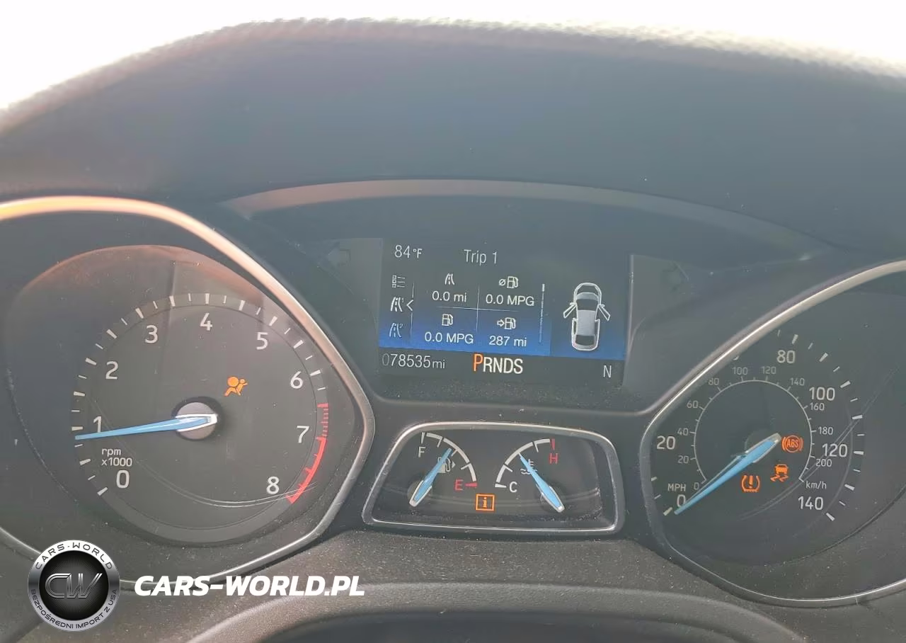 2018 Ford Focus Titanium VIN:1FADP3N24JL217873 - 9
