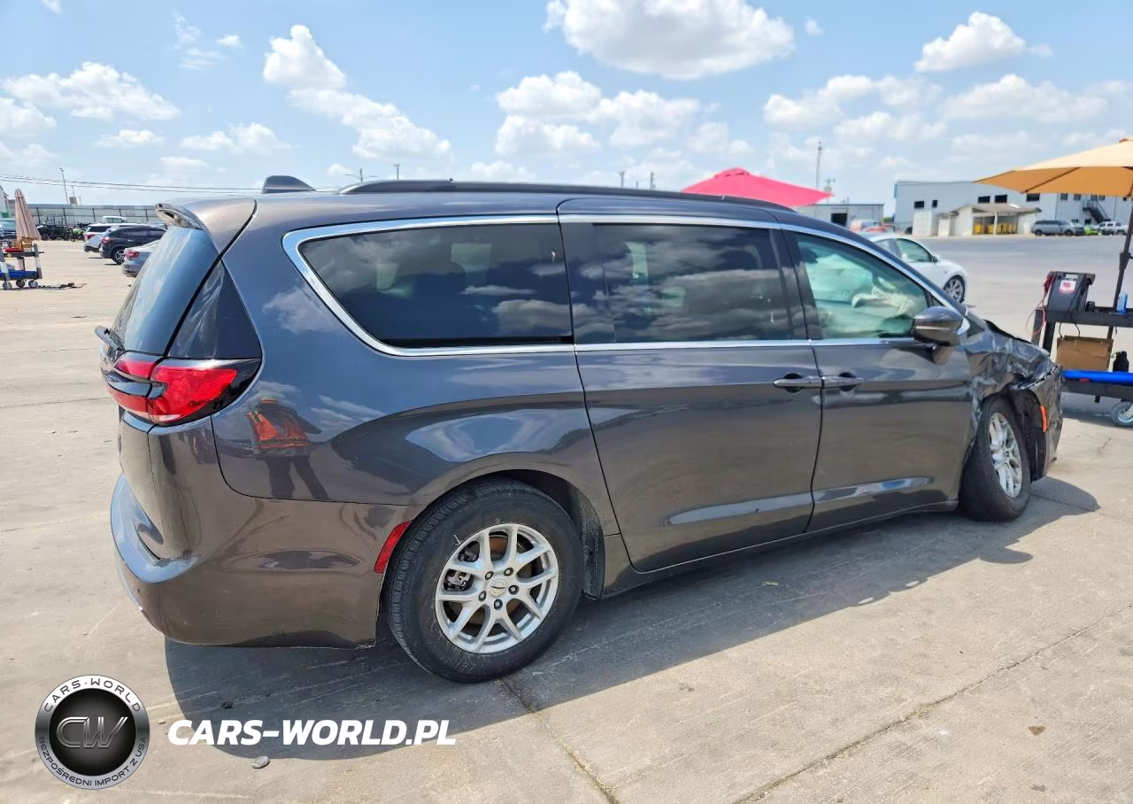 2022 Chrysler Pacifica Touring L VIN:2C4RC1BG6NR170651 - 3