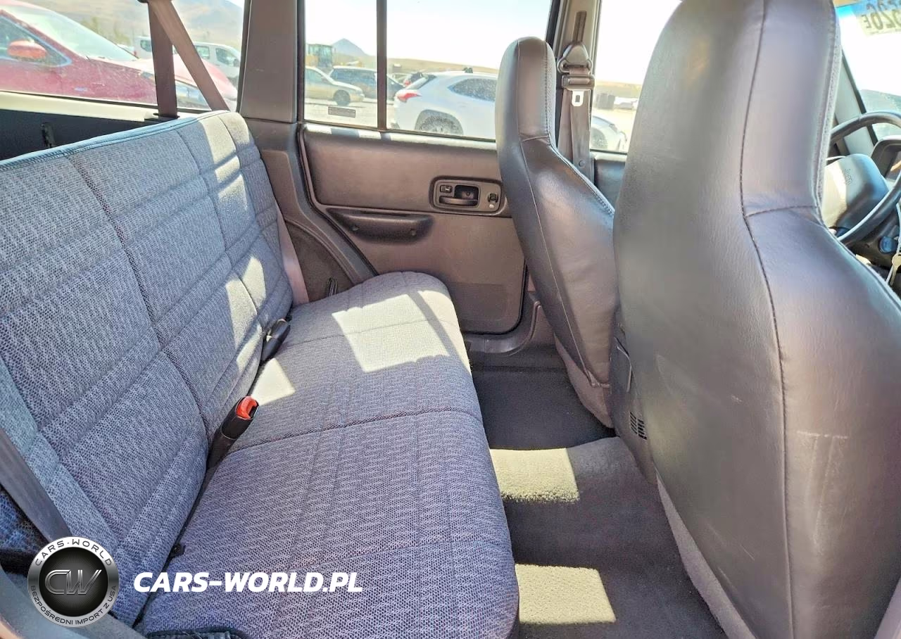2000 Jeep Cherokee Sport VIN:1J4FF48S0YL258822 - 10