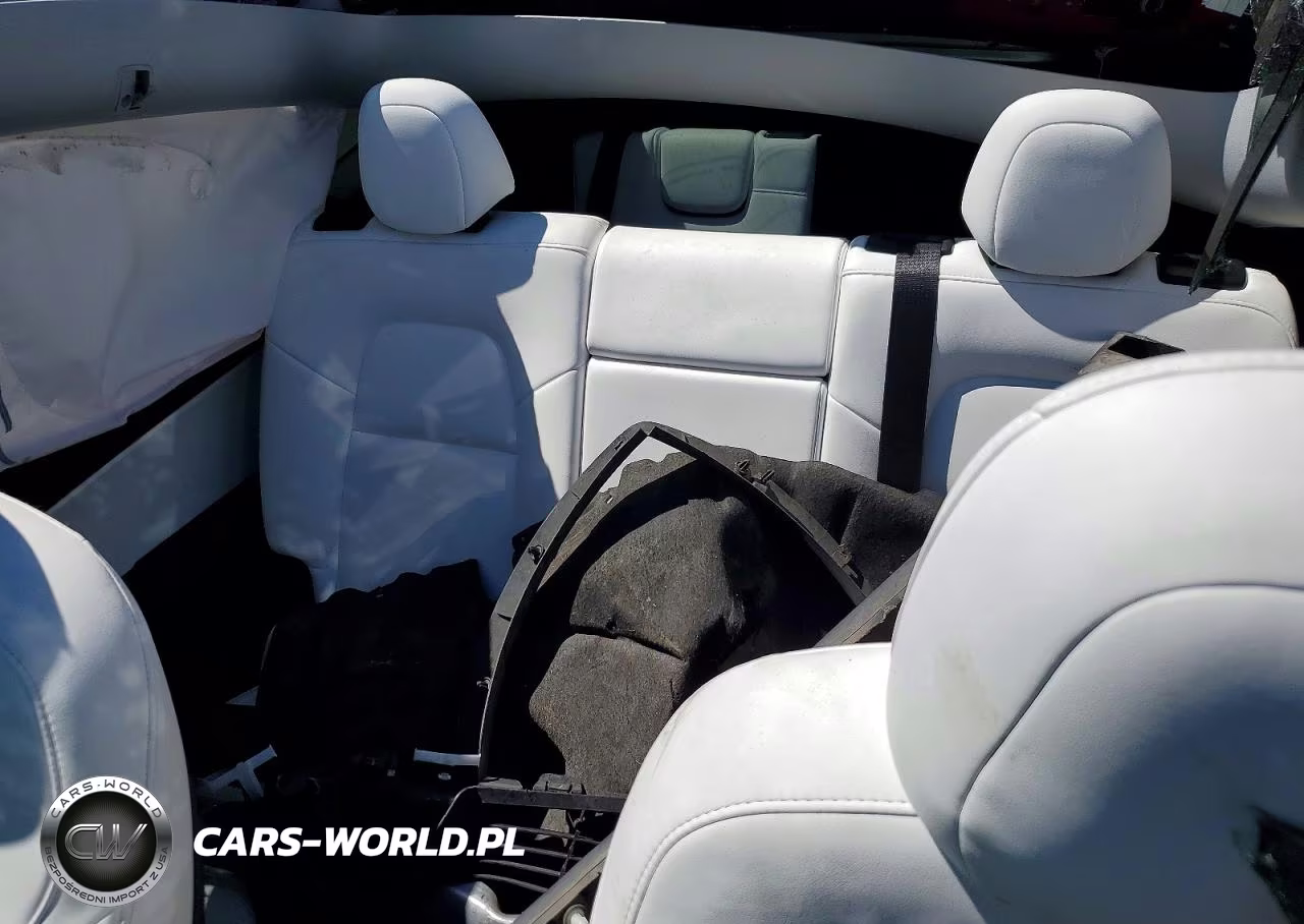 2022 Tesla Model Y VIN:7SAYGAEE0NF324408 - 10