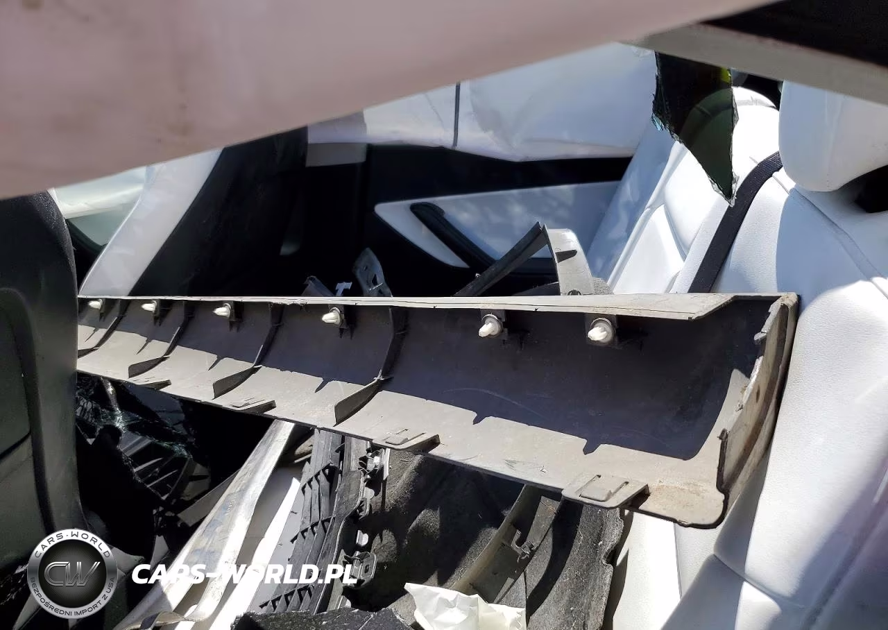 2022 Tesla Model Y VIN:7SAYGAEE0NF324408 - 11