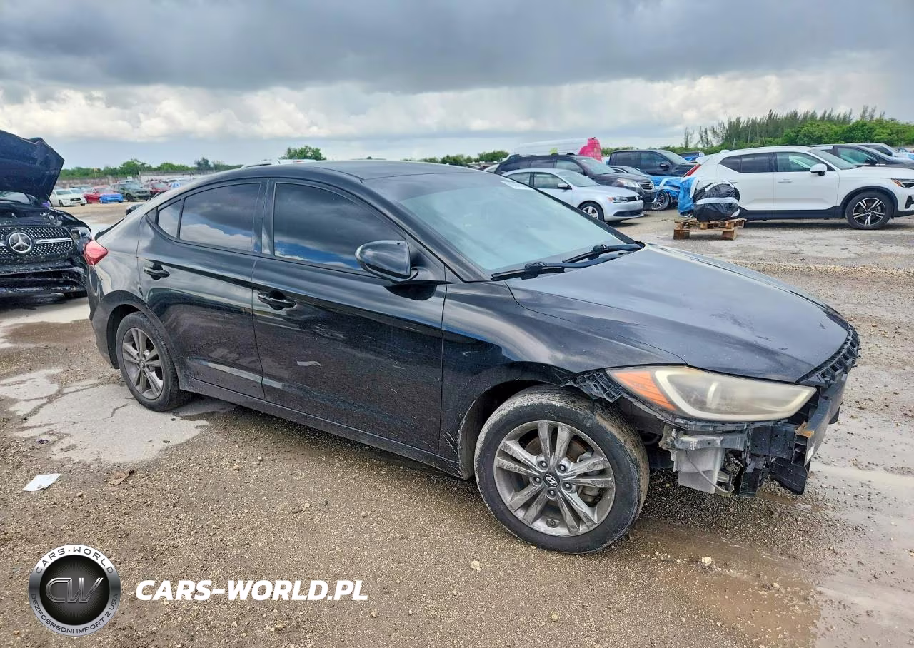 2018 Hyundai Elantra Sel VIN:5NPD84LF6JH364218 - 4