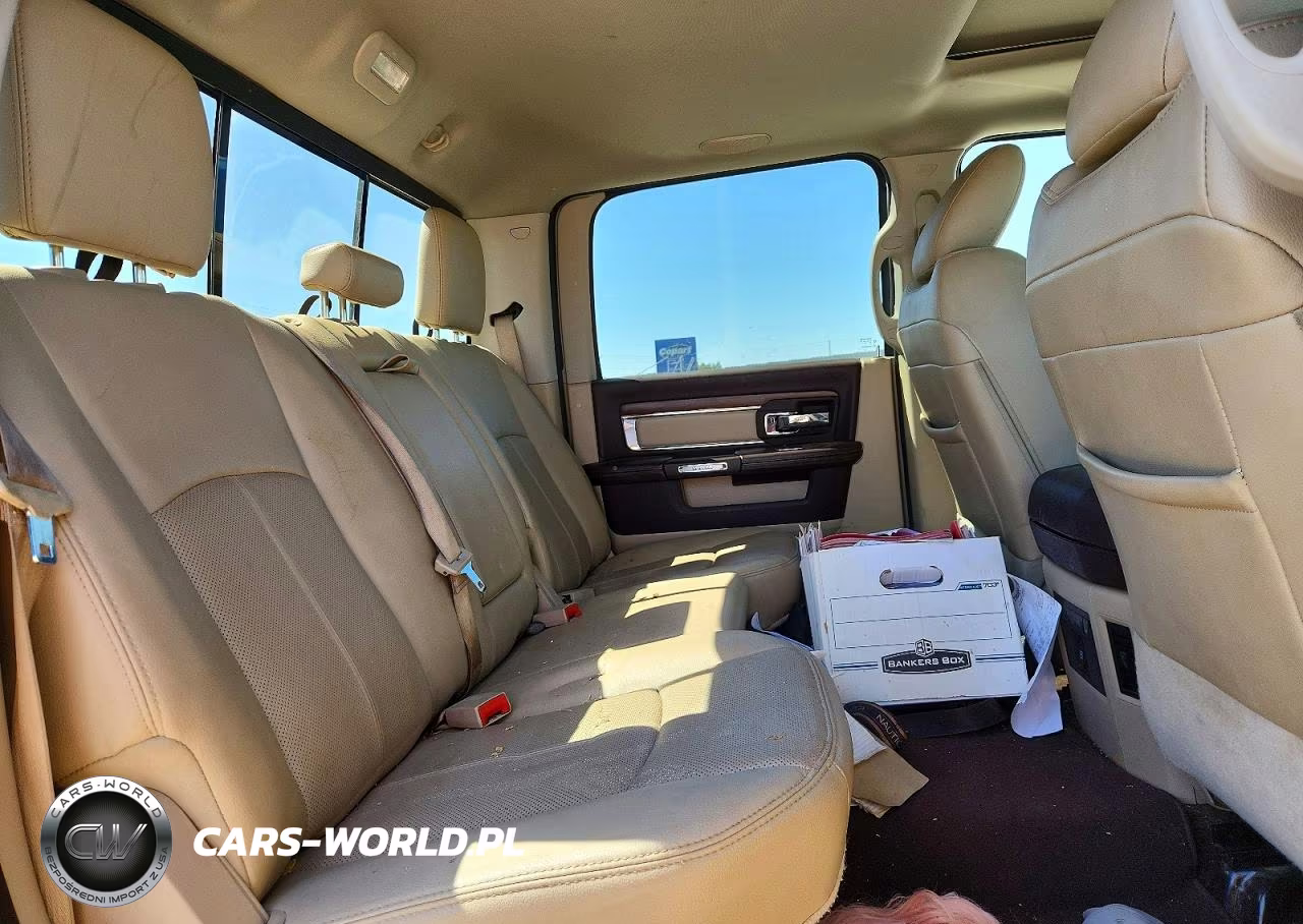 2018 Ram 1500 Laramie VIN:1C6RR7VM9JS227136 - 10