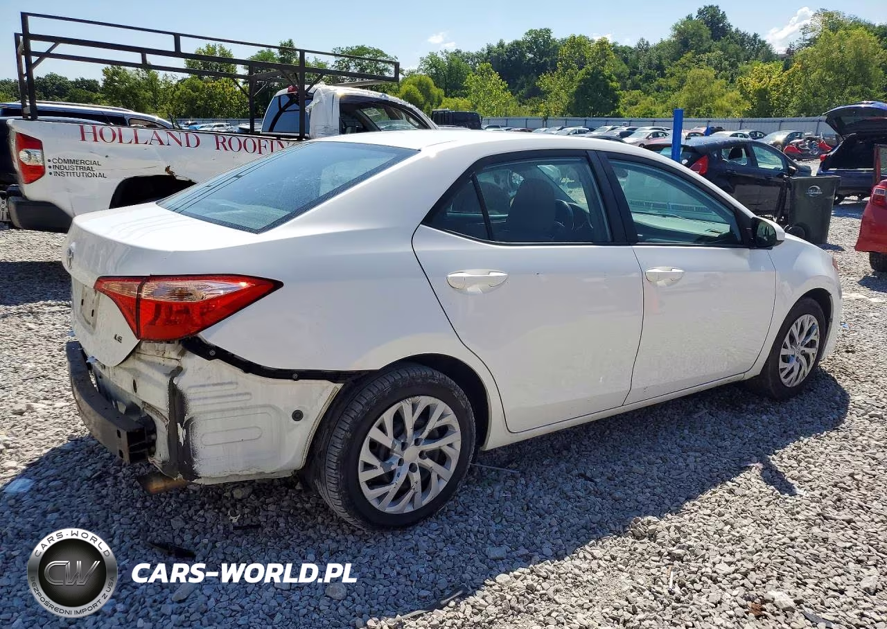 2017 Toyota Corolla Le VIN:5YFBURHE1HP666061 - 3