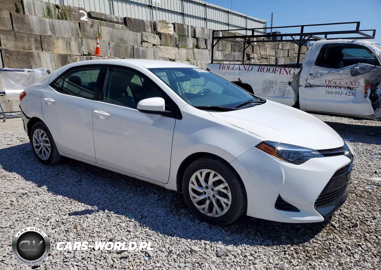 2017 Toyota Corolla Le VIN:5YFBURHE1HP666061 - 4