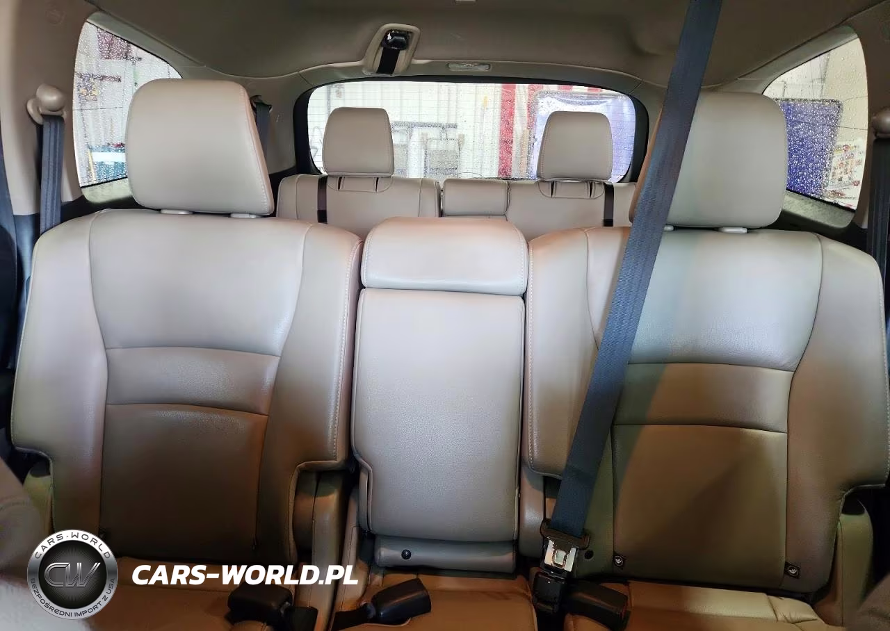 2018 Honda Pilot Touring VIN:5FNYF6H98JB053572 - 10