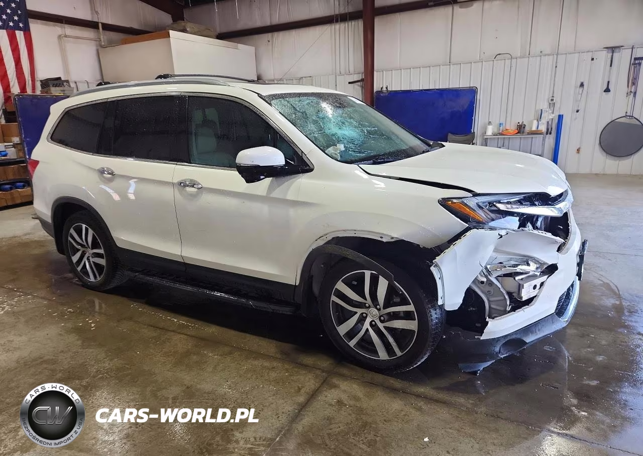 2018 Honda Pilot Touring VIN:5FNYF6H98JB053572 - 4