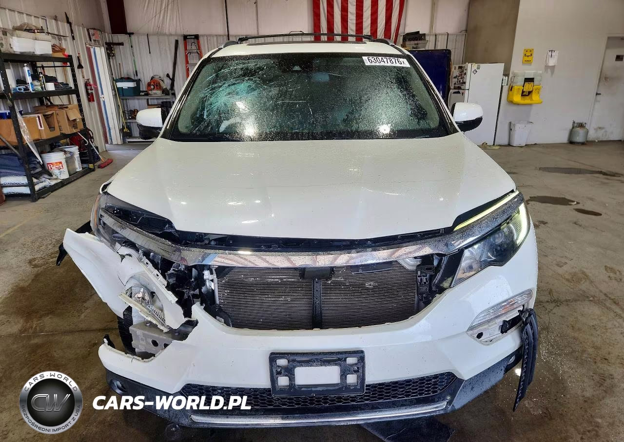 2018 Honda Pilot Touring VIN:5FNYF6H98JB053572 - 5