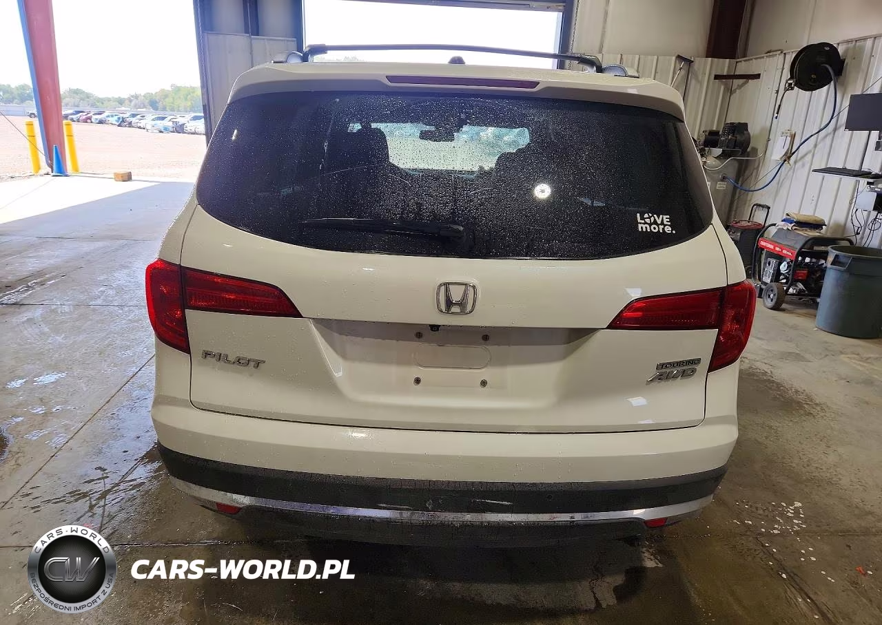 2018 Honda Pilot Touring VIN:5FNYF6H98JB053572 - 6