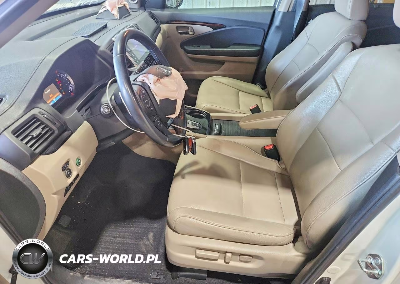 2018 Honda Pilot Touring VIN:5FNYF6H98JB053572 - 7