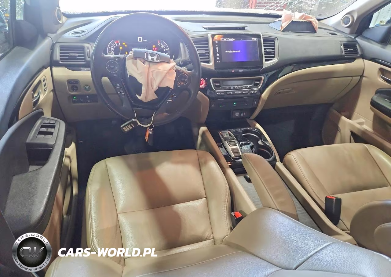 2018 Honda Pilot Touring VIN:5FNYF6H98JB053572 - 8