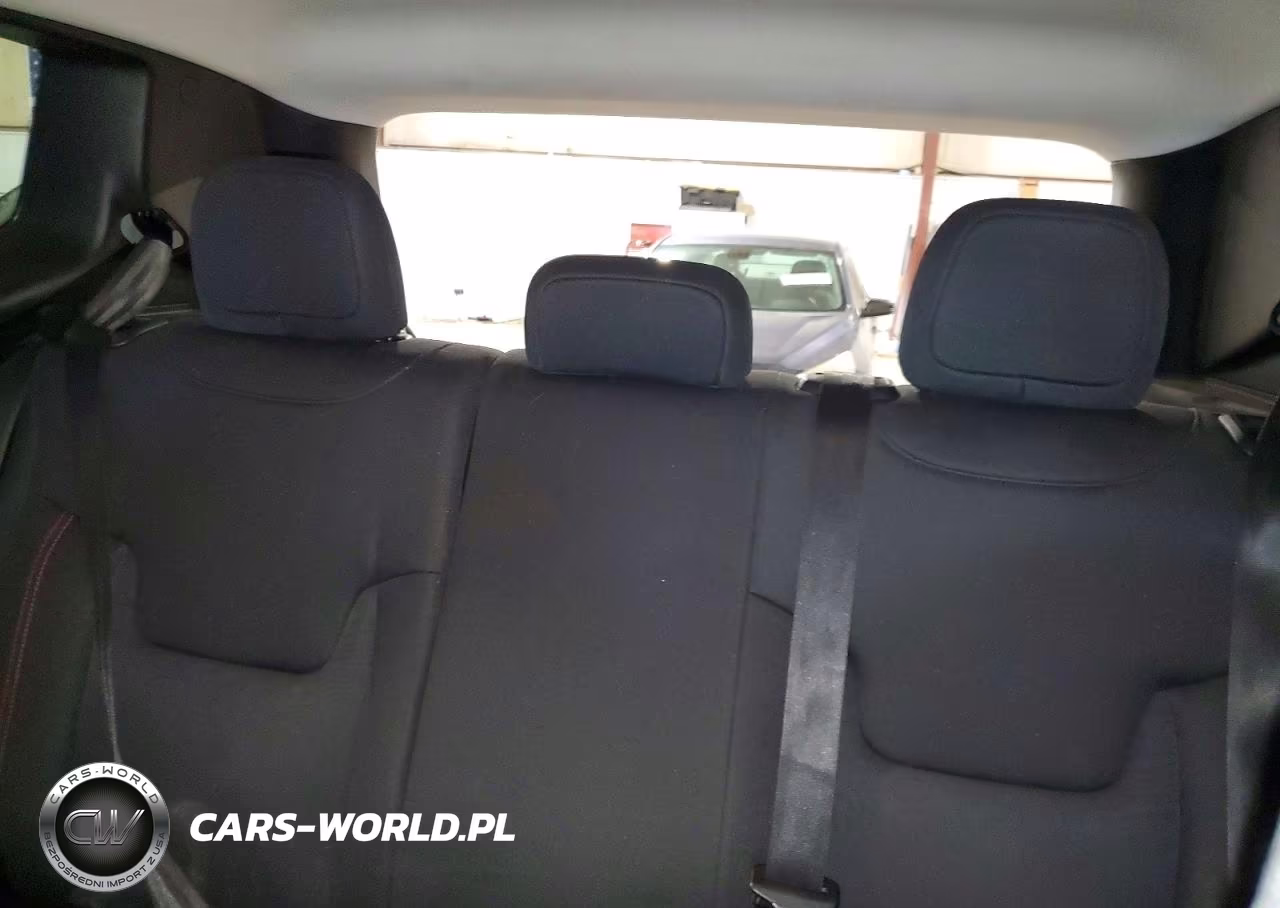 2015 Jeep Renegade Trailhawk VIN:ZACCJBCT0FPB80370 - 10