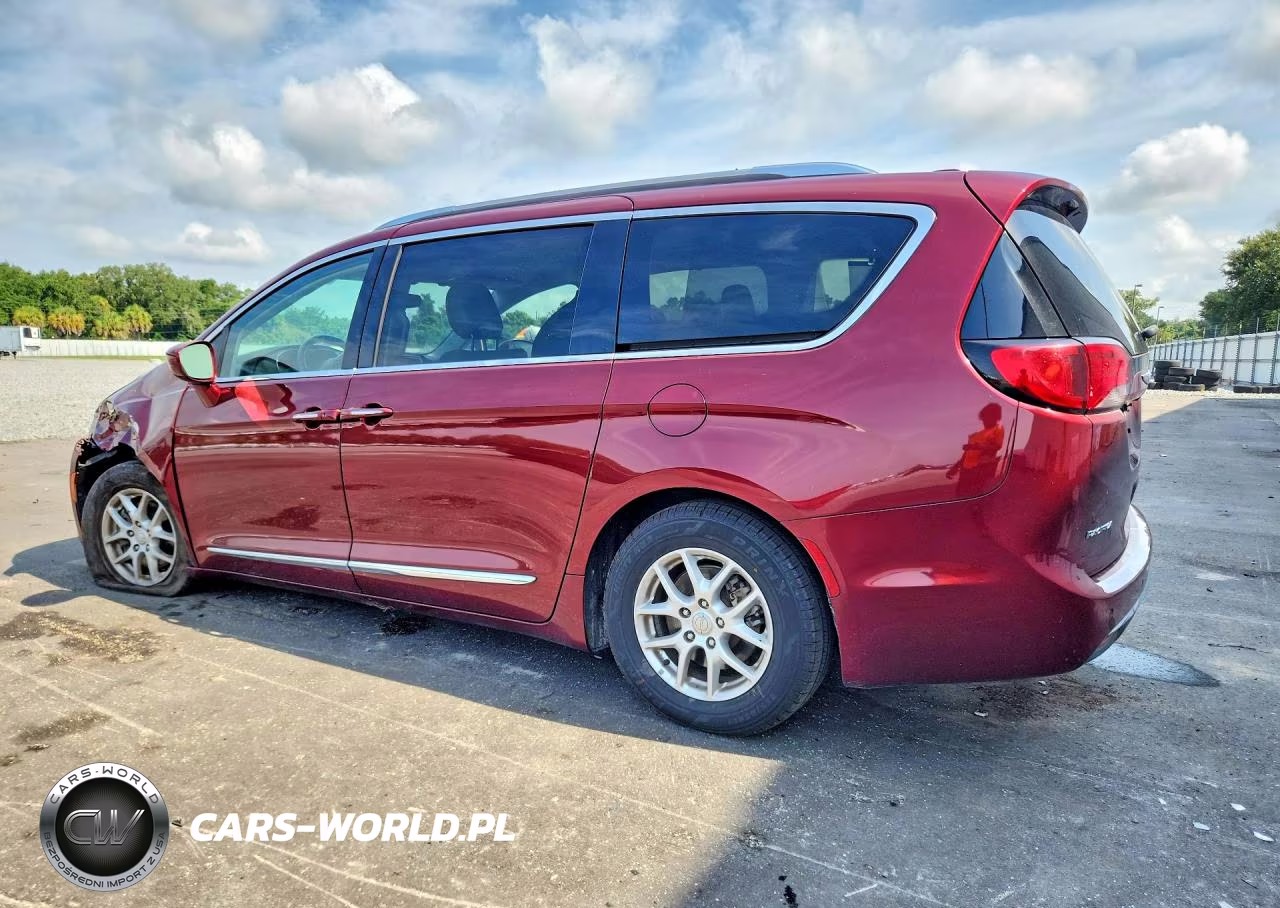 2020 Chrysler Pacifica Touring L VIN:2C4RC1BG0LR285680 - 2