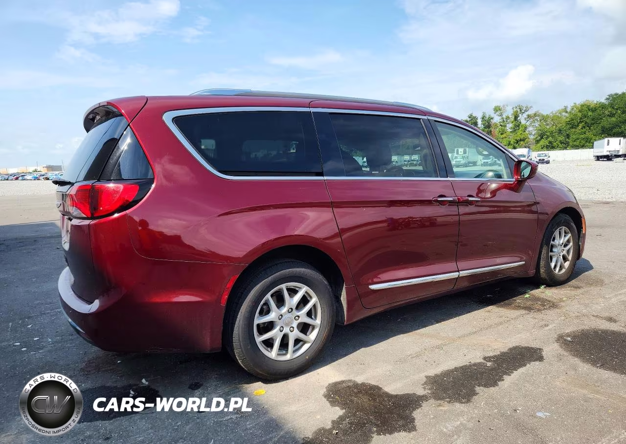 2020 Chrysler Pacifica Touring L VIN:2C4RC1BG0LR285680 - 3