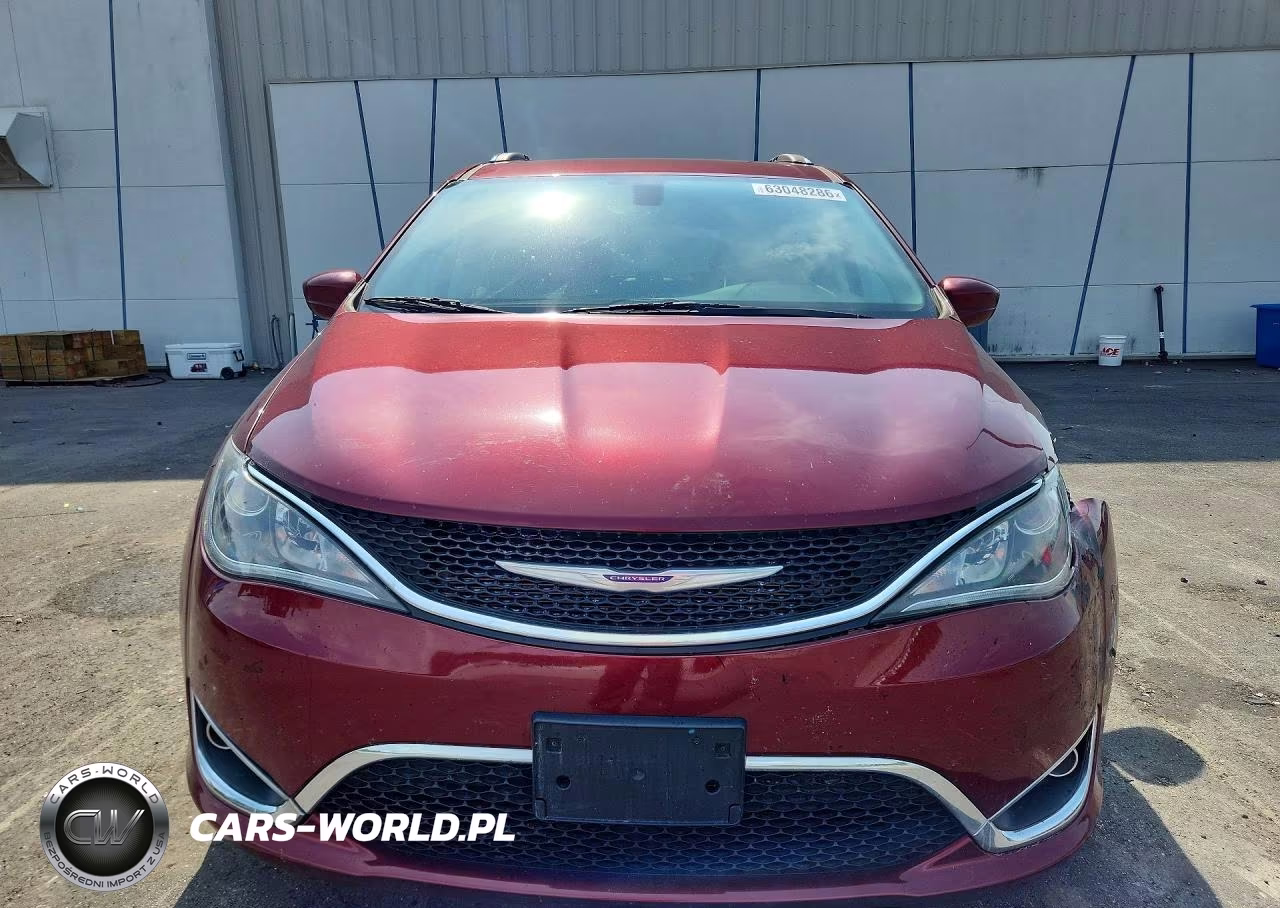 2020 Chrysler Pacifica Touring L VIN:2C4RC1BG0LR285680 - 5