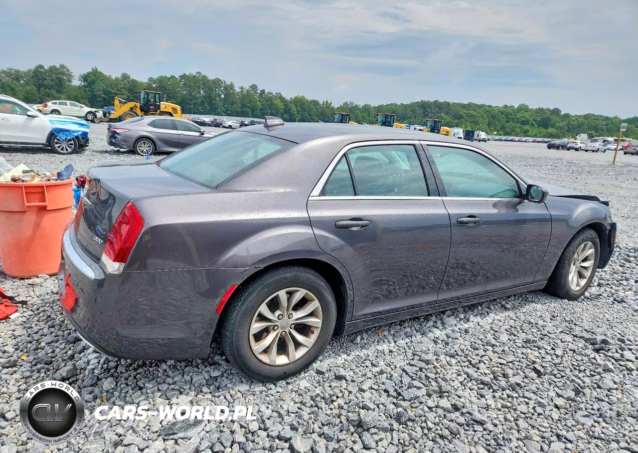 2016 Chrysler 300 Limited VIN:2C3CCAAG1GH167354 - 3