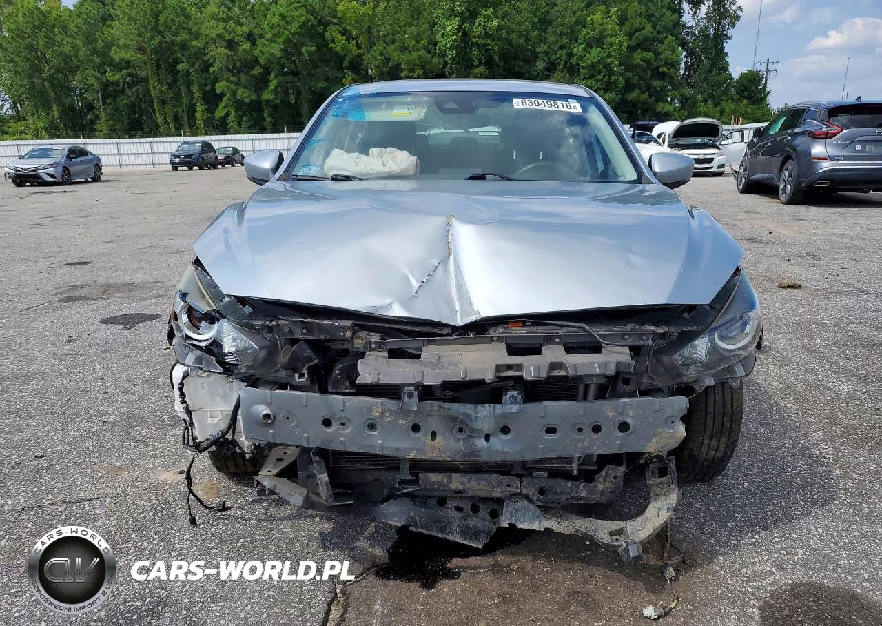 2018 Mazda 3 Sport VIN:3MZBN1U74JM188542 - 5