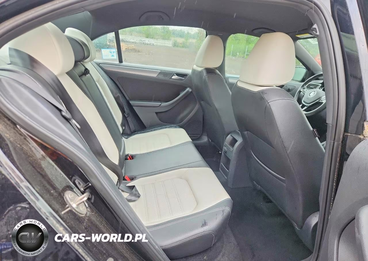 2016 Volkswagen Jetta Sport VIN:3VWB17AJ9GM387075 - 10