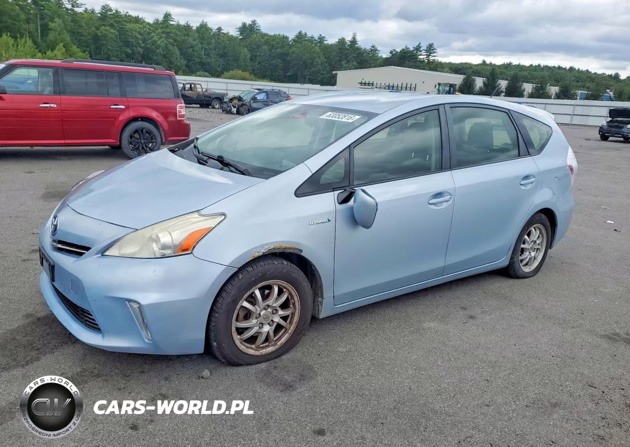 2013 Toyota Prius V Two – zdjęcie 1 z 12