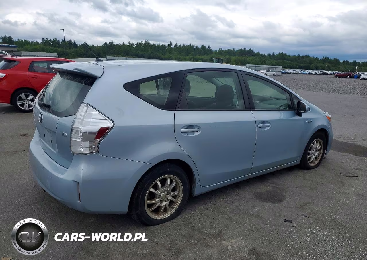 2013 Toyota Prius V Two VIN:JTDZN3EU1D3193849 - 3