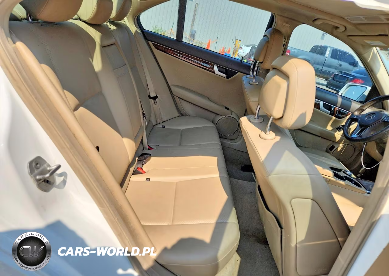 2014 Mercedes-Benz C 250 VIN:WDDGF4HB2ER302747 - 10