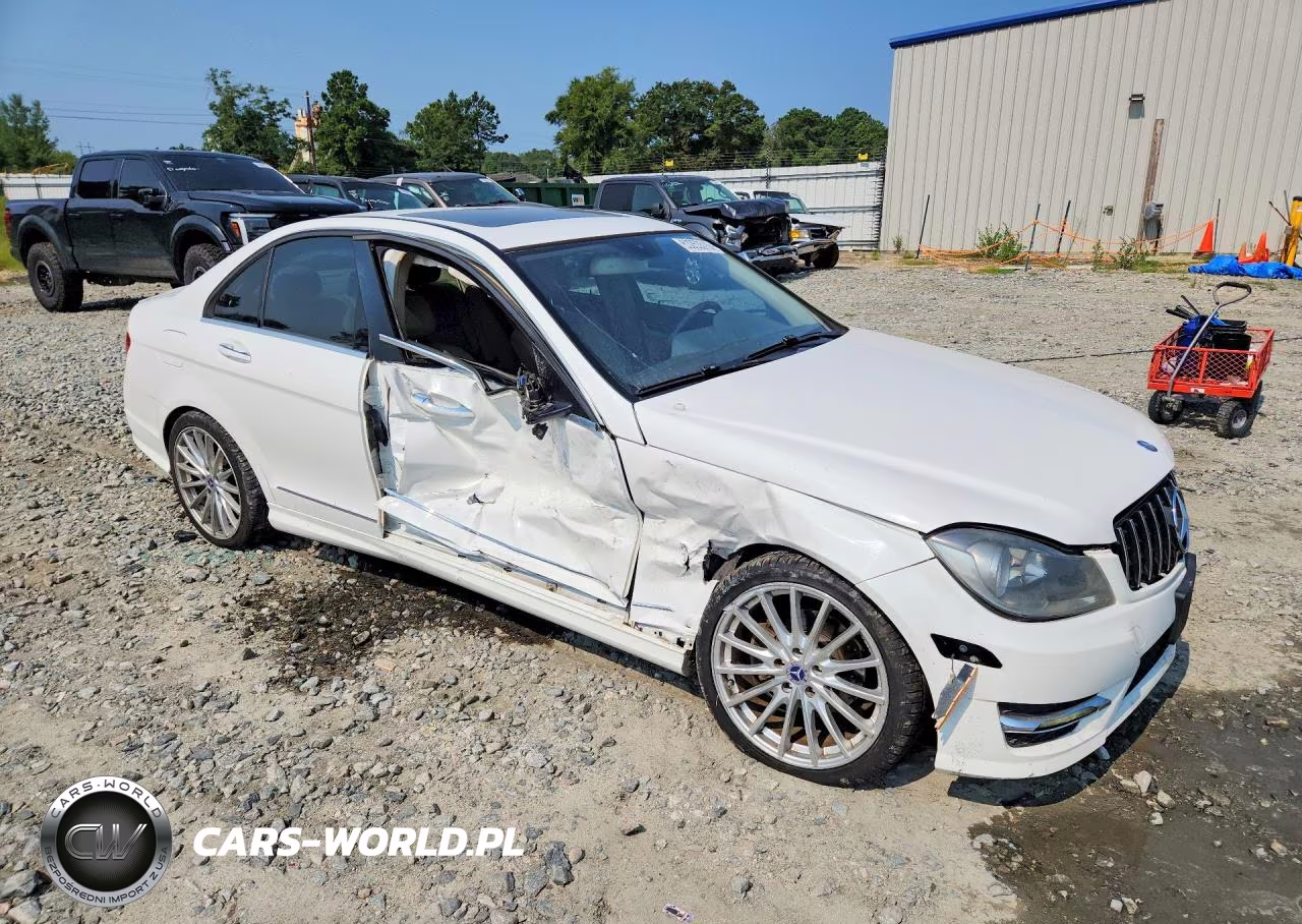 2014 Mercedes-Benz C 250 VIN:WDDGF4HB2ER302747 - 4
