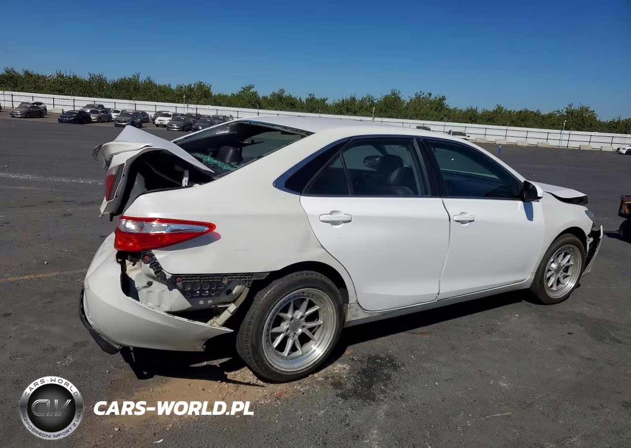 2017 Toyota Camry Se VIN:4T1BF1FK9HU388853 - 3